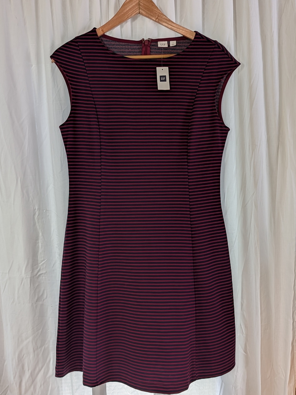 GAP Women's NWT Red & Navy Pin Striped Cap-Sleeve Tailored Fit Dress Size 10